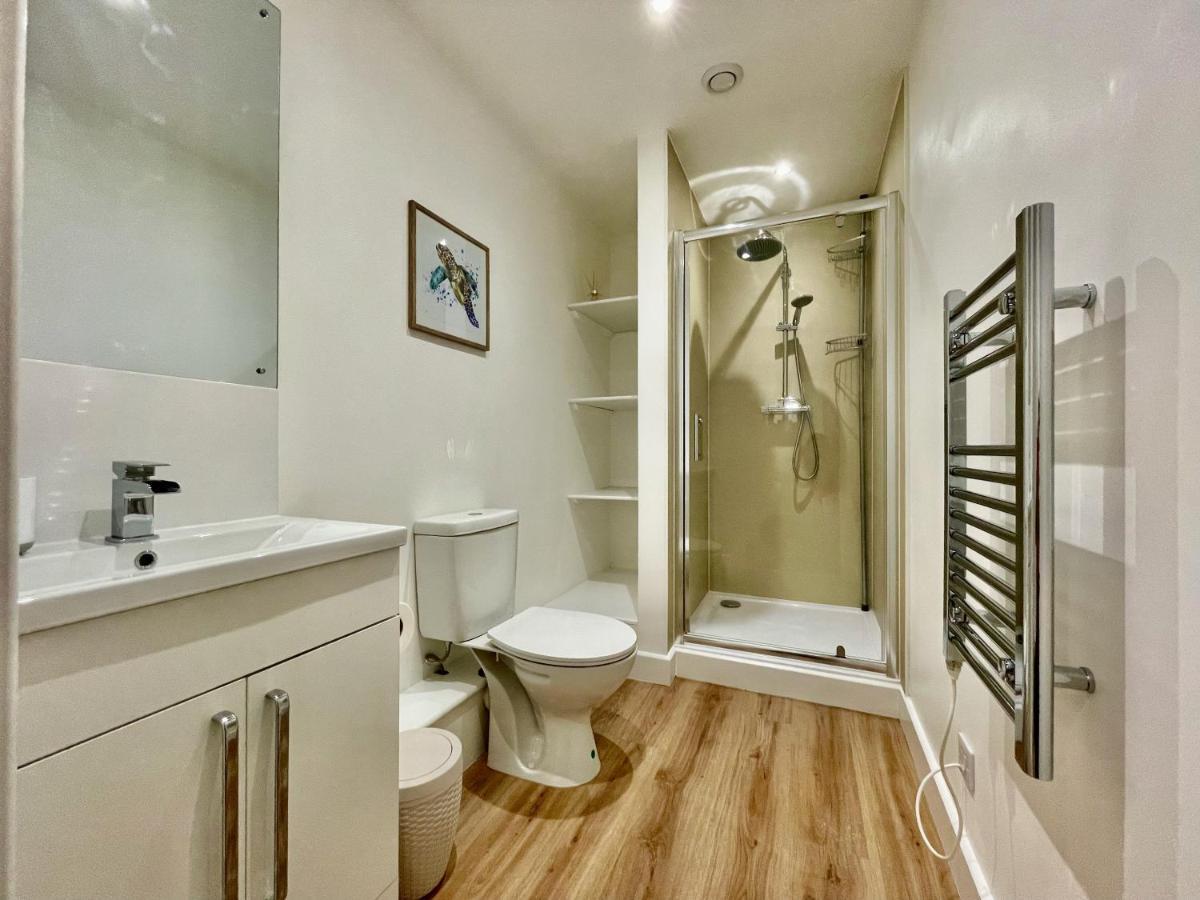 Strawberry Line, Flat 2 Apartment Wells Ngoại thất bức ảnh